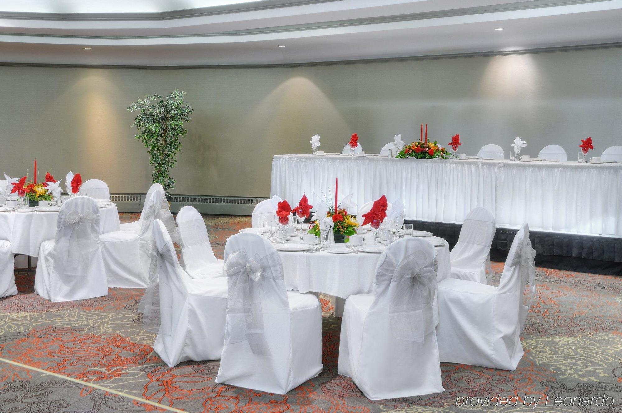 Holiday Inn Toronto Airport East By Ihg Удобства фото